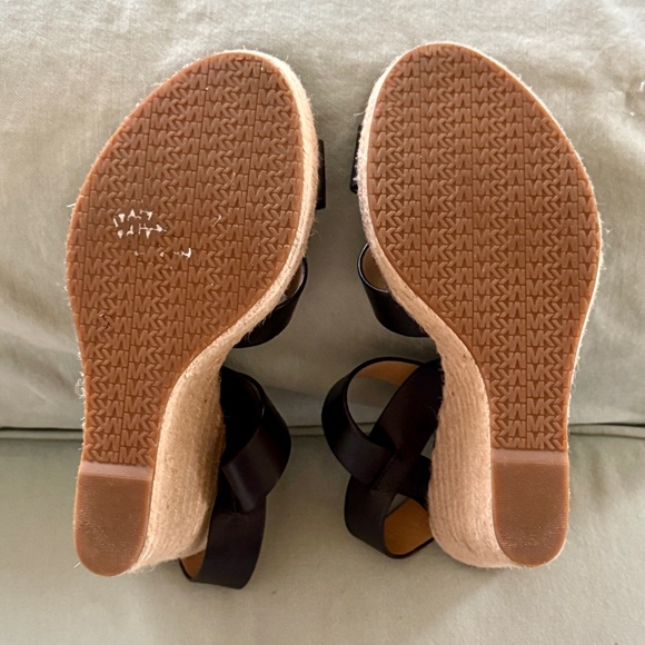Michael Kors Wedge Sandals size 8 - Picture 7 of 8